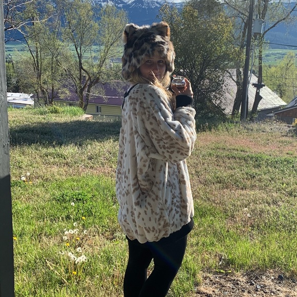 Spirithood Sweater ♥️ - Picture 2 of 10